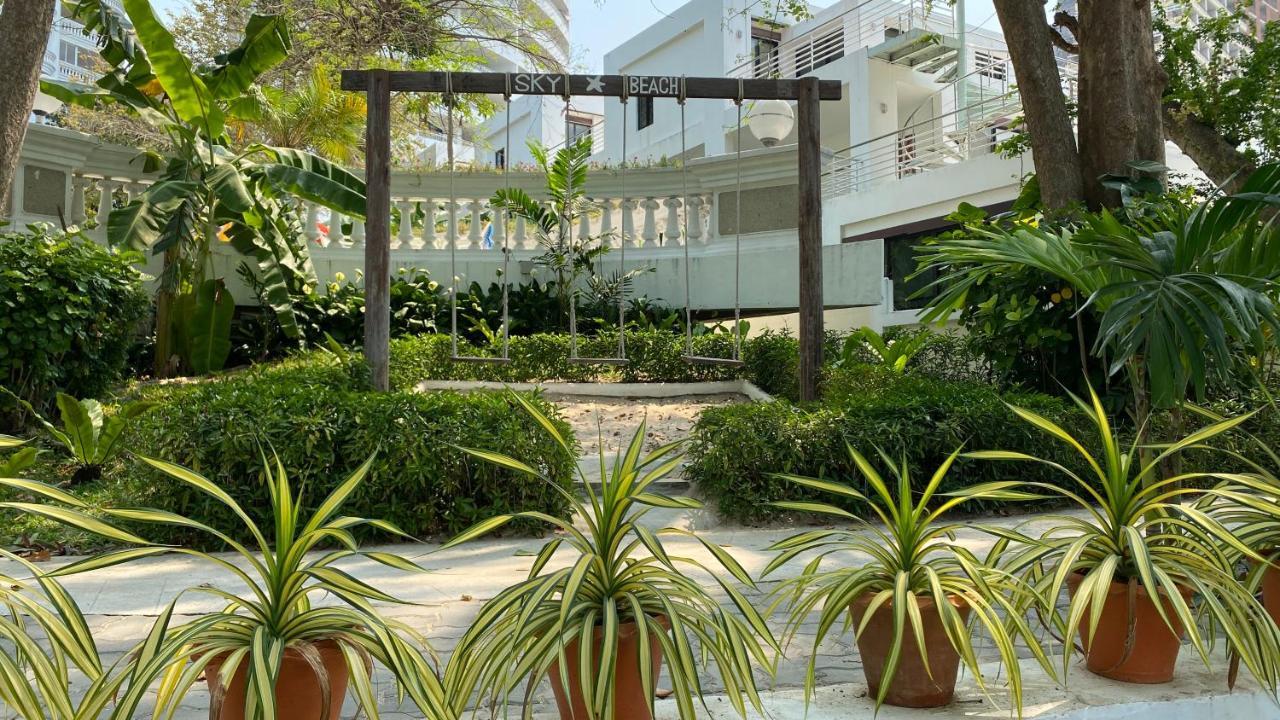 Sky Beach Beachfront Pattaya Exterior foto