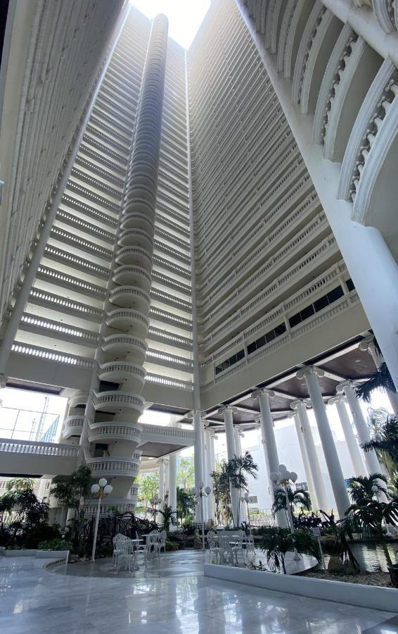 Sky Beach Beachfront Pattaya Exterior foto