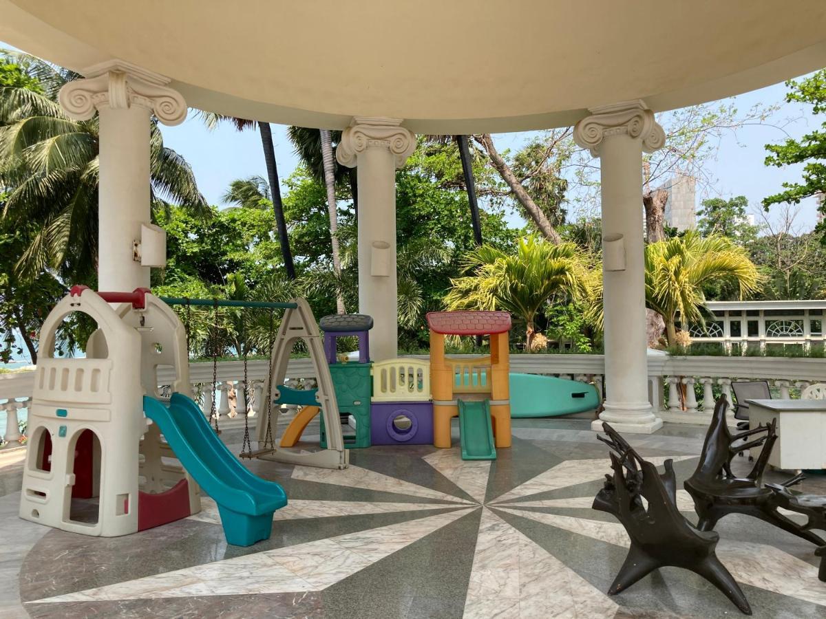 Sky Beach Beachfront Pattaya Exterior foto