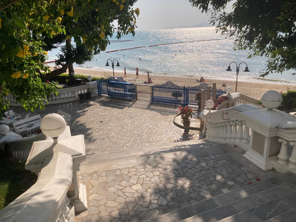 Sky Beach Beachfront Pattaya Exterior foto