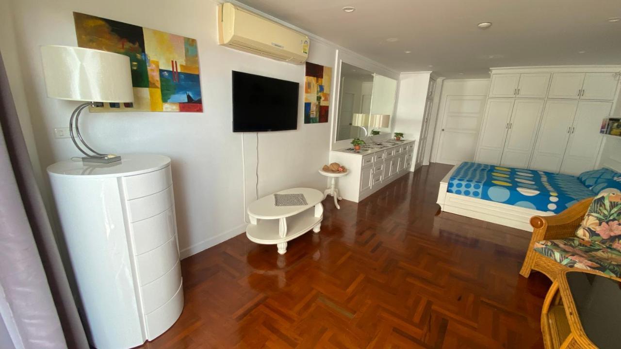 Sky Beach Beachfront Pattaya Exterior foto